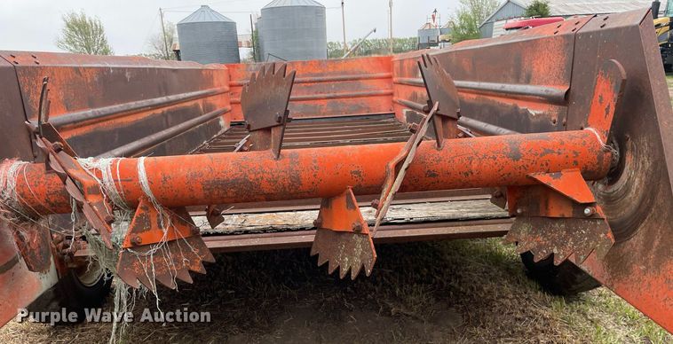 image for item MS9676 Du-Al 600  manure spreader