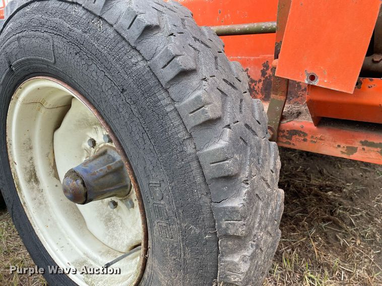 image for item MS9676 Du-Al 600  manure spreader