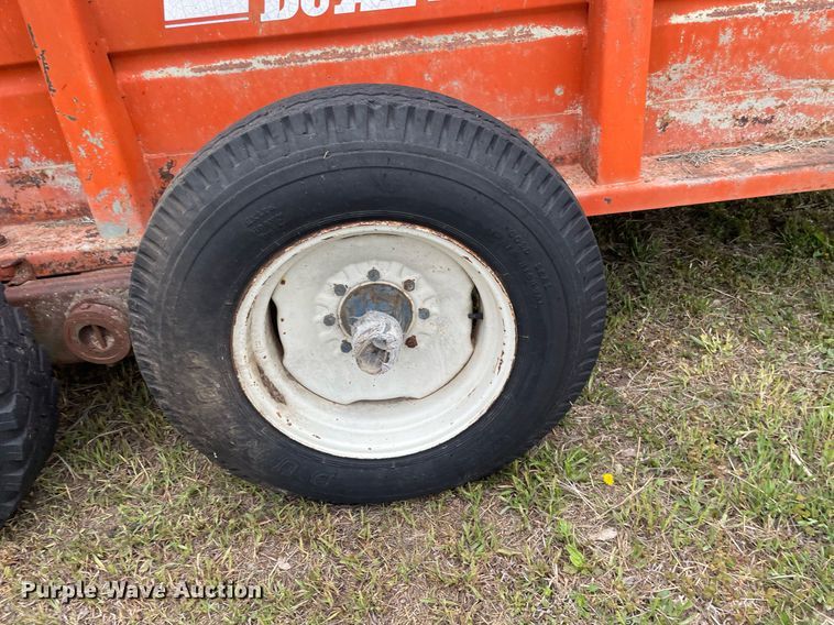 image for item MS9676 Du-Al 600  manure spreader