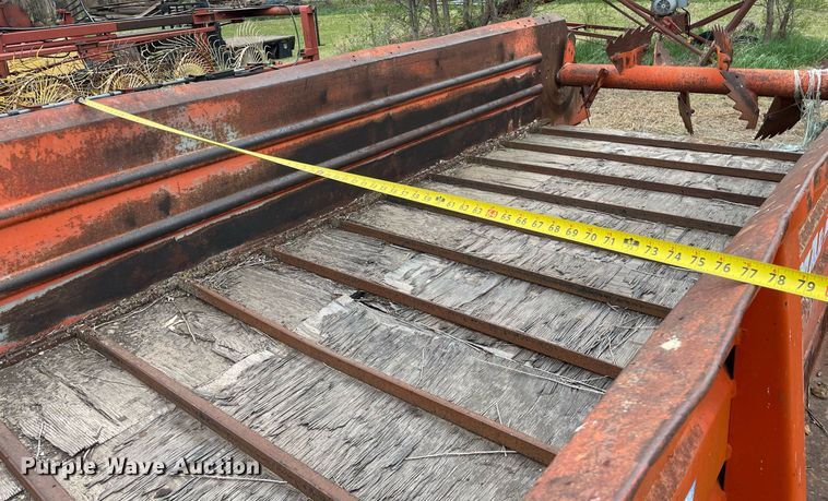 image for item MS9676 Du-Al 600  manure spreader