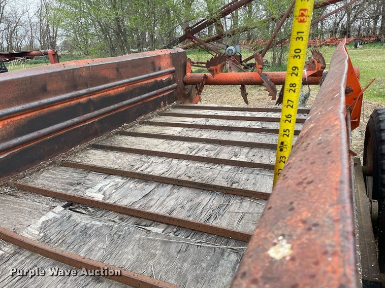 image for item MS9676 Du-Al 600  manure spreader