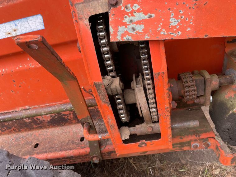 image for item MS9676 Du-Al 600  manure spreader