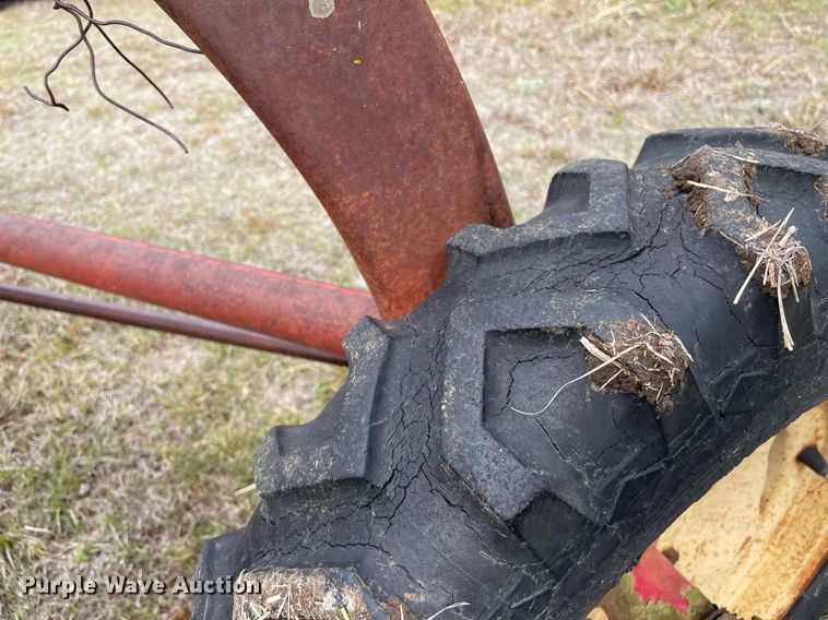 image for item MS9681 New Holland 56  hay rake