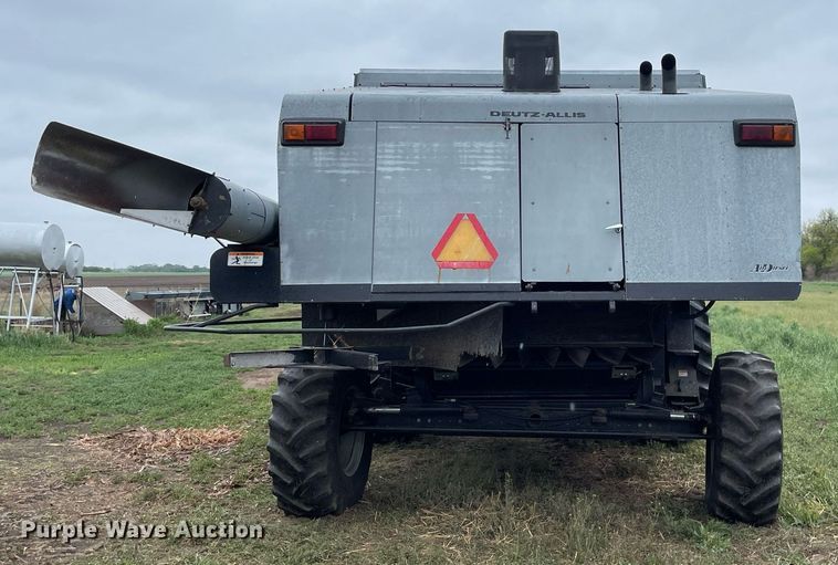 image for item MS9699 1992 Gleaner R62  combine