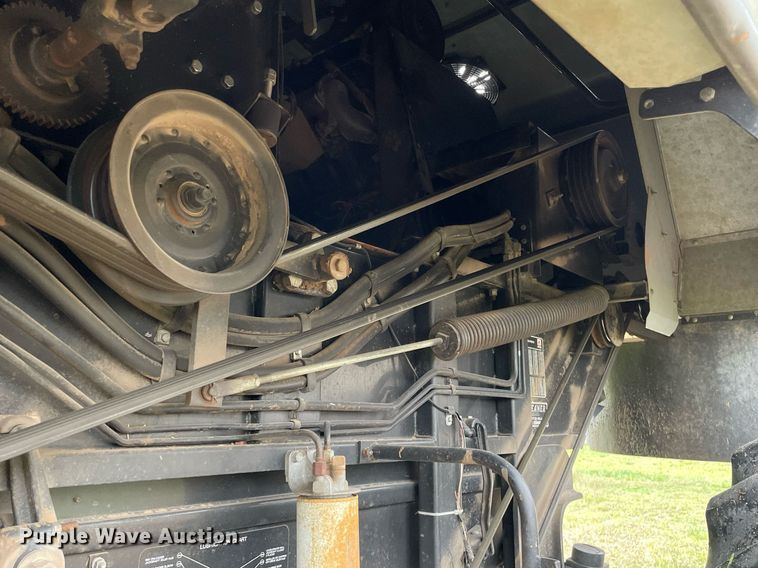 image for item MS9699 1992 Gleaner R62  combine