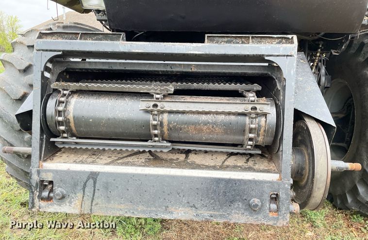 image for item MS9699 1992 Gleaner R62  combine