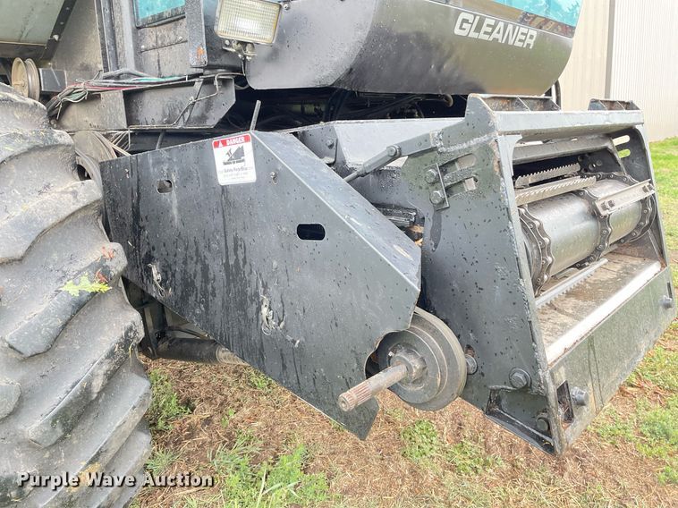 image for item MS9699 1992 Gleaner R62  combine