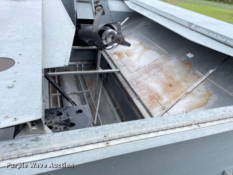 image for item MS9699 1992 Gleaner R62  combine