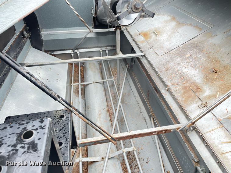 image for item MS9699 1992 Gleaner R62  combine