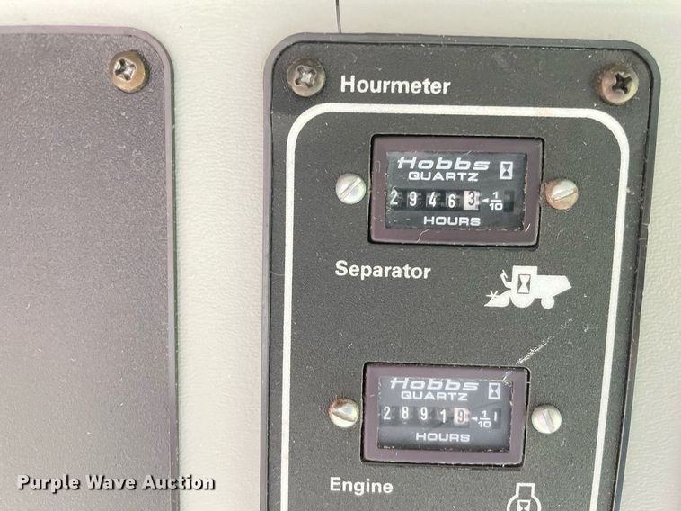 image for item MS9699 1992 Gleaner R62  combine