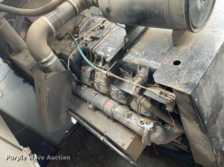 image for item MS9699 1992 Gleaner R62  combine