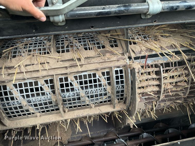 image for item MS9699 1992 Gleaner R62  combine