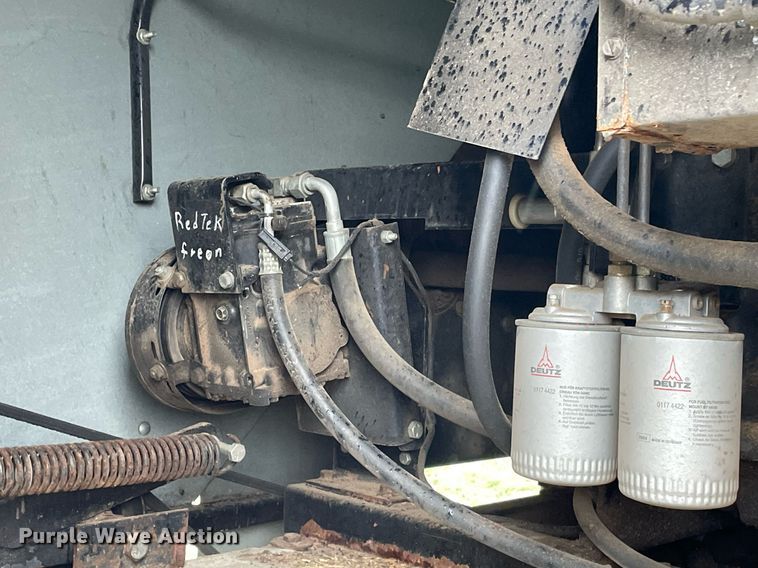 image for item MS9699 1992 Gleaner R62  combine