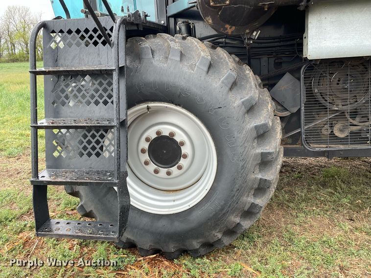image for item MS9699 1992 Gleaner R62  combine