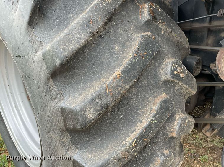 image for item MS9699 1992 Gleaner R62  combine