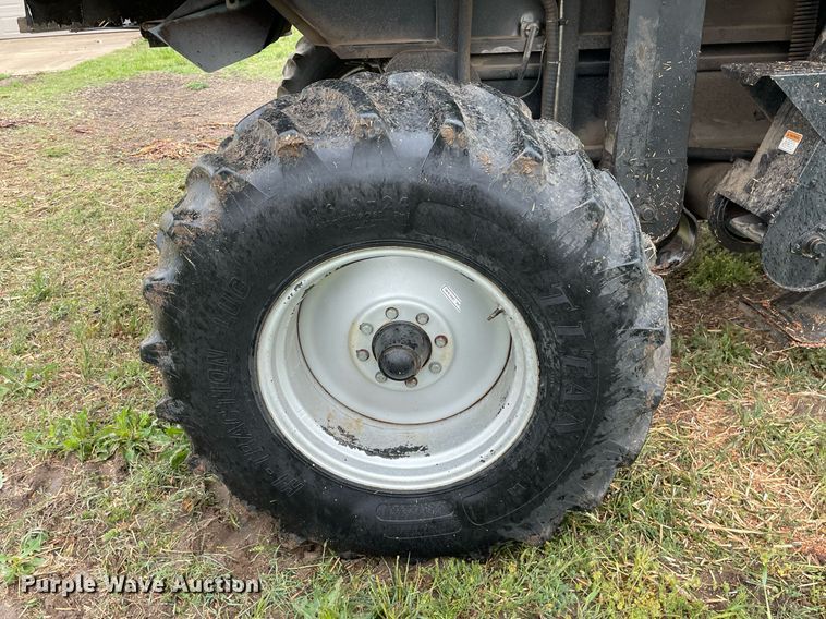 image for item MS9699 1992 Gleaner R62  combine