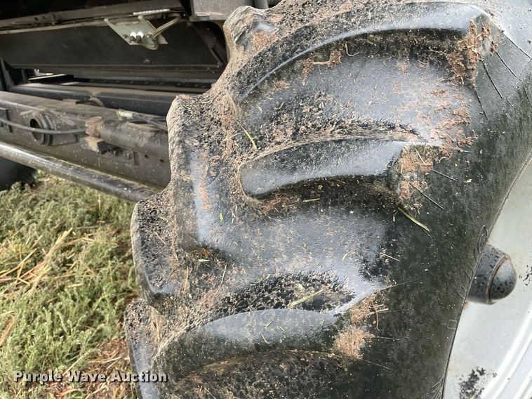 image for item MS9699 1992 Gleaner R62  combine