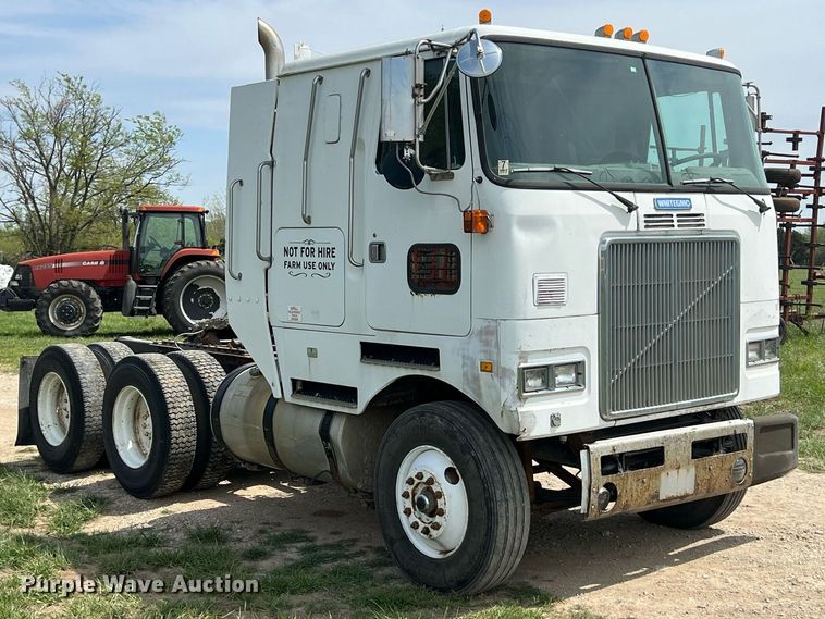 image for item MY9783 1993 White GMC WHL  semi truck
