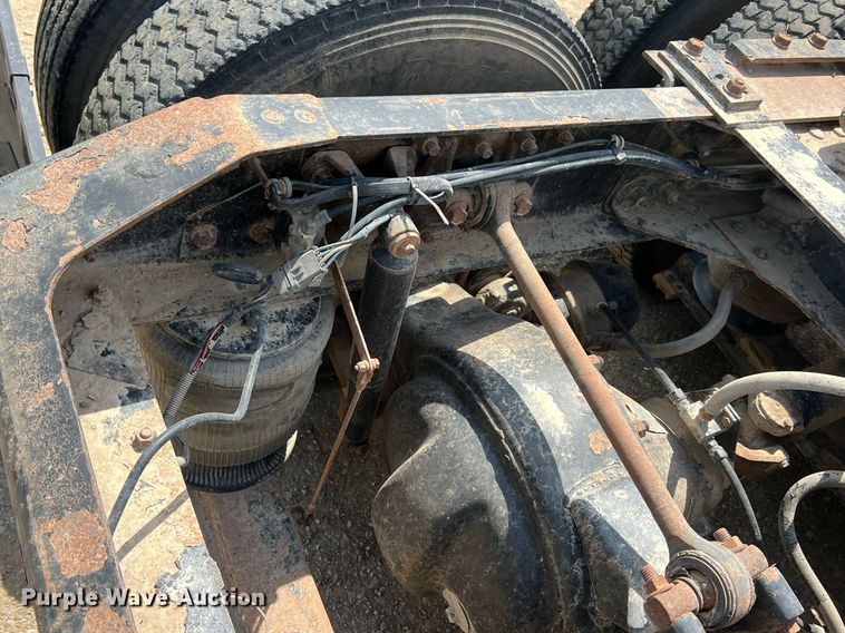 image for item MY9783 1993 White GMC WHL  semi truck