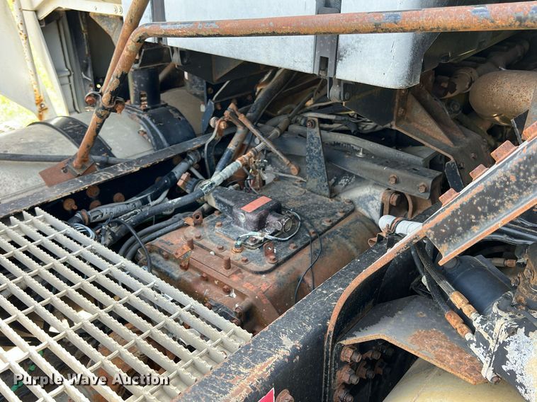 image for item MY9783 1993 White GMC WHL  semi truck