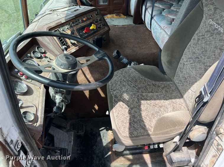 image for item MY9783 1993 White GMC WHL  semi truck