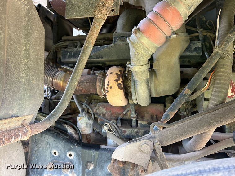 image for item MY9783 1993 White GMC WHL  semi truck