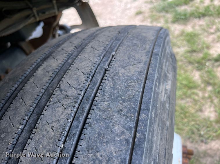 image for item MY9783 1993 White GMC WHL  semi truck