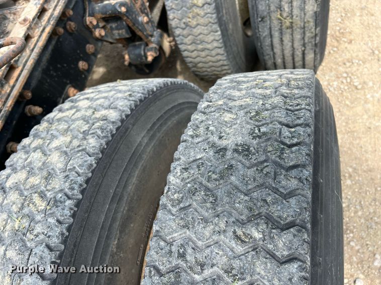 image for item MY9783 1993 White GMC WHL  semi truck