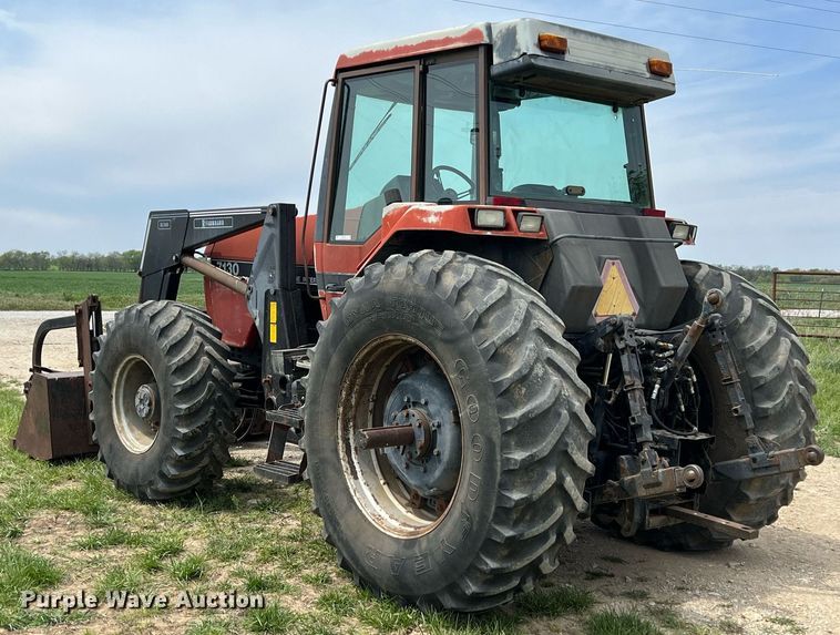 image for item MY9784 1989 Case IH 7130  tractor