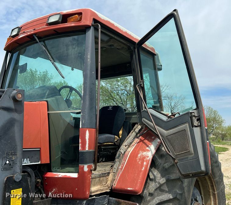 image for item MY9784 1989 Case IH 7130  tractor