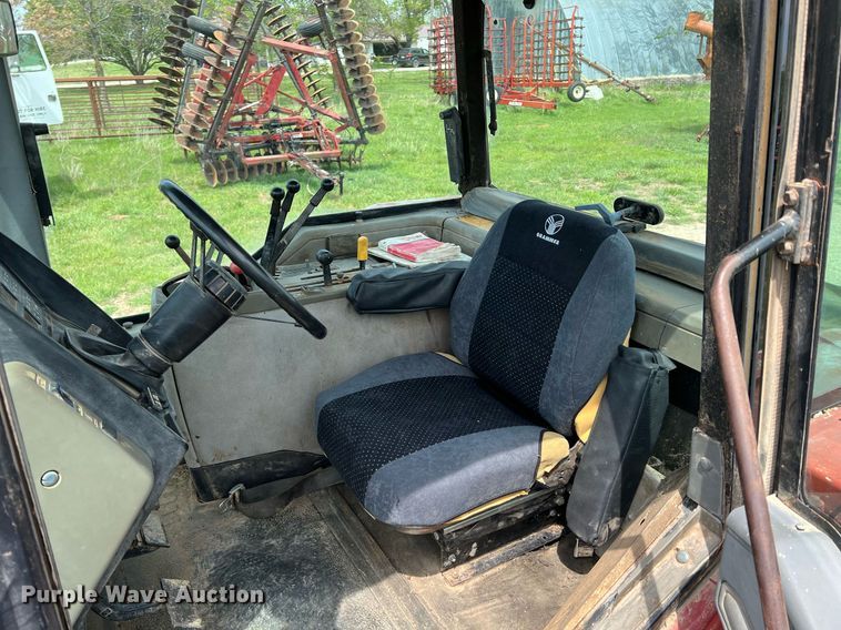 image for item MY9784 1989 Case IH 7130  tractor