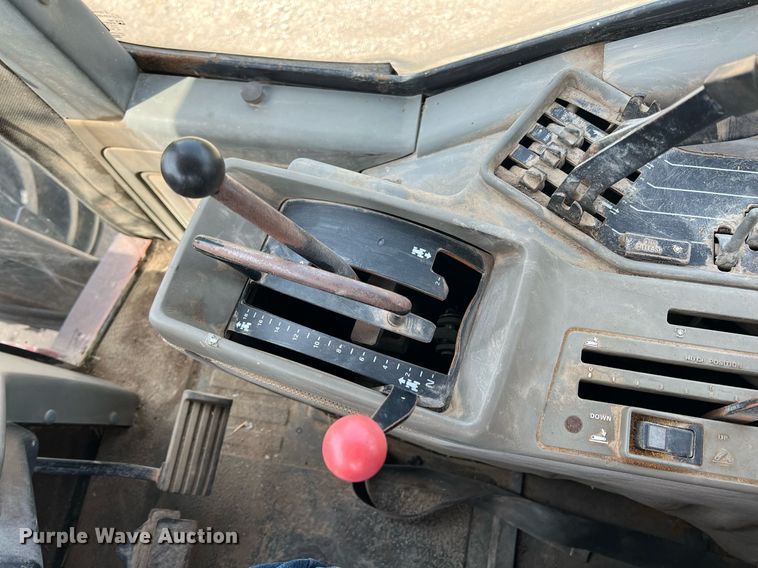 image for item MY9784 1989 Case IH 7130  tractor