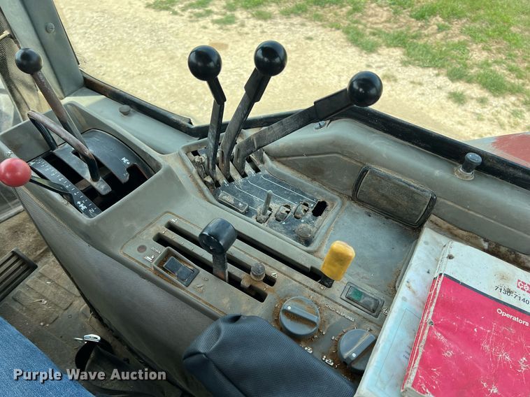 image for item MY9784 1989 Case IH 7130  tractor