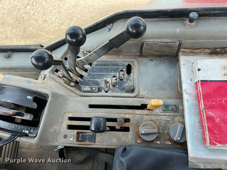 image for item MY9784 1989 Case IH 7130  tractor