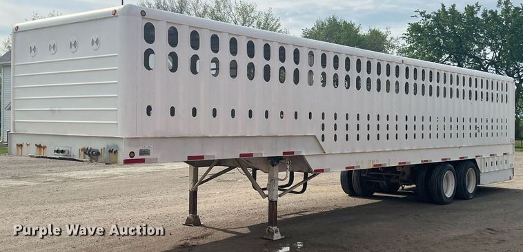 image for item MY9786 2002 Ground Loader  livestock trailer