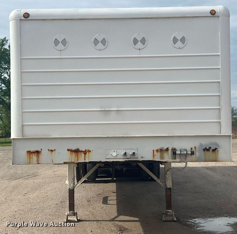 image for item MY9786 2002 Ground Loader  livestock trailer