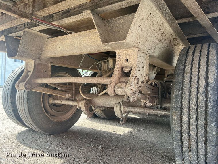 image for item MY9786 2002 Ground Loader  livestock trailer