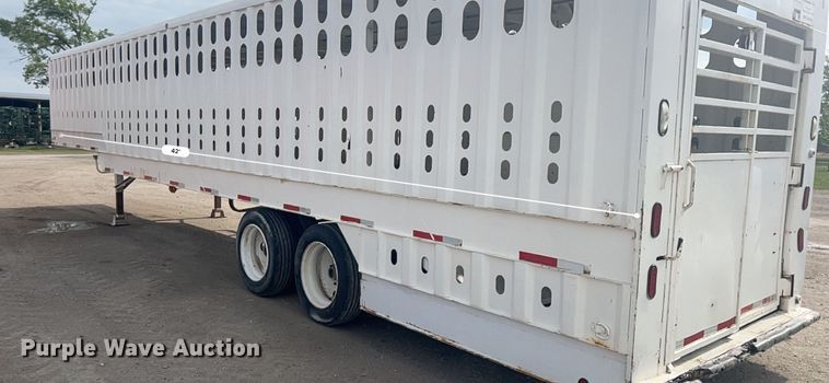 image for item MY9786 2002 Ground Loader  livestock trailer