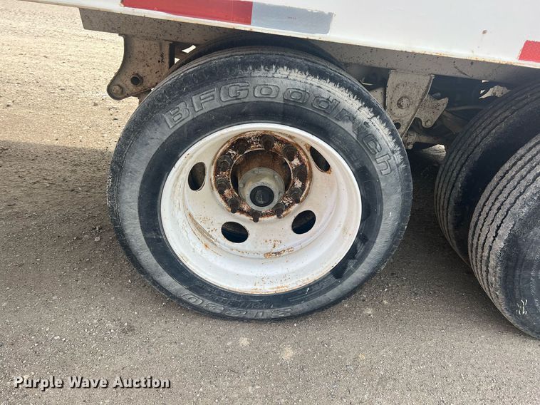 image for item MY9786 2002 Ground Loader  livestock trailer