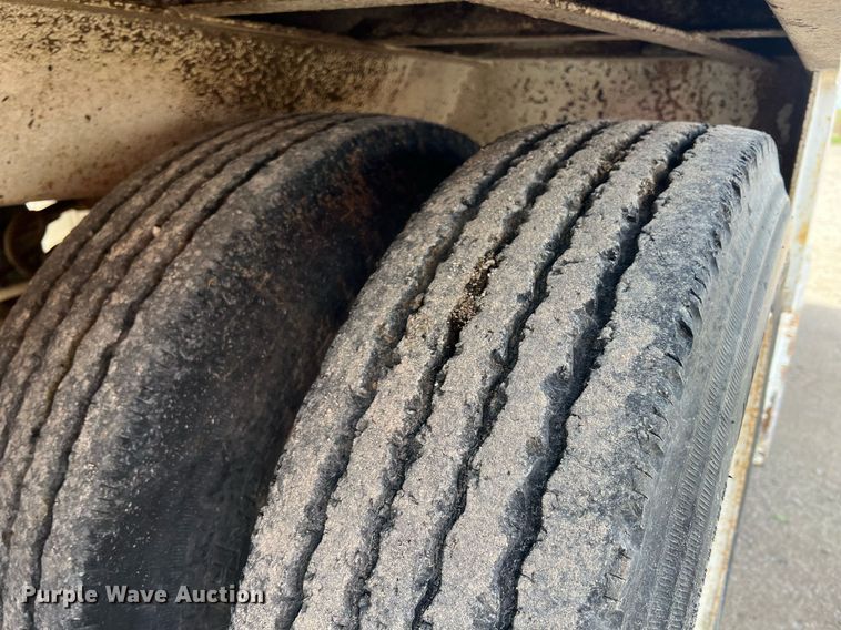 image for item MY9786 2002 Ground Loader  livestock trailer