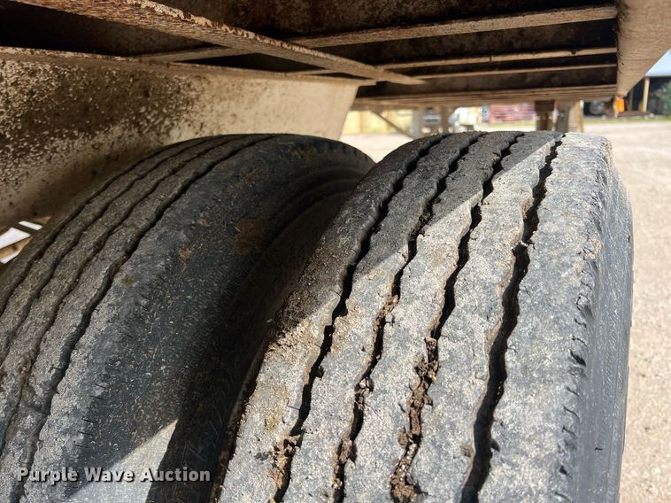 image for item MY9786 2002 Ground Loader  livestock trailer