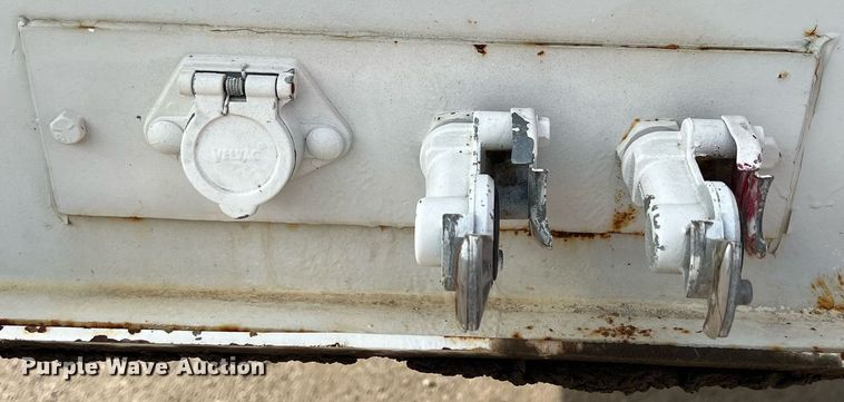 image for item MY9786 2002 Ground Loader  livestock trailer