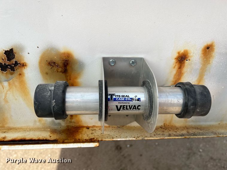 image for item MY9786 2002 Ground Loader  livestock trailer