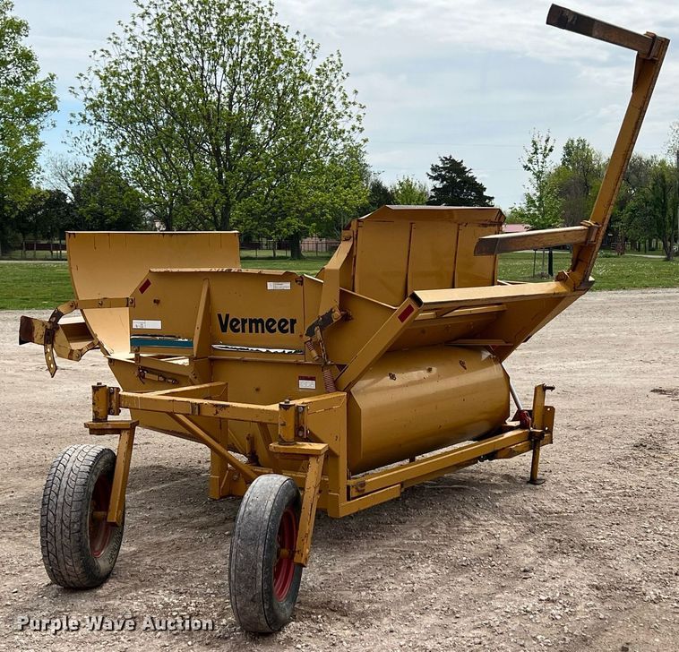 image for item MY9788 1996 Vermeer BB256  bale processor