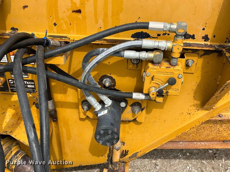 image for item MY9788 1996 Vermeer BB256  bale processor