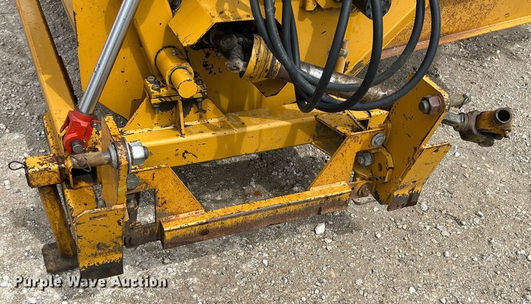 image for item MY9788 1996 Vermeer BB256  bale processor