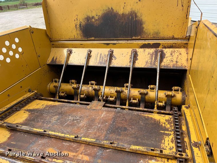 image for item MY9788 1996 Vermeer BB256  bale processor