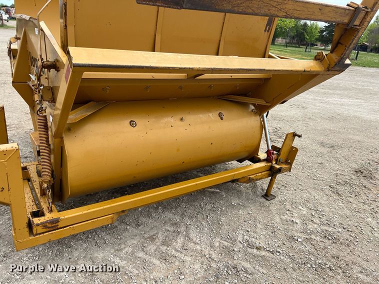 image for item MY9788 1996 Vermeer BB256  bale processor