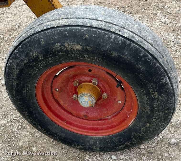 image for item MY9788 1996 Vermeer BB256  bale processor