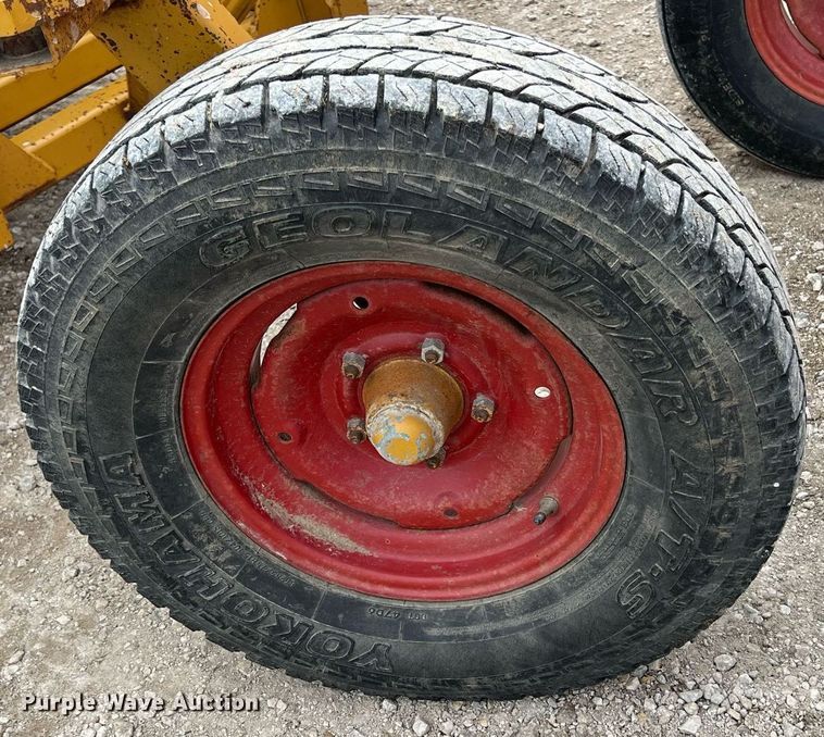 image for item MY9788 1996 Vermeer BB256  bale processor